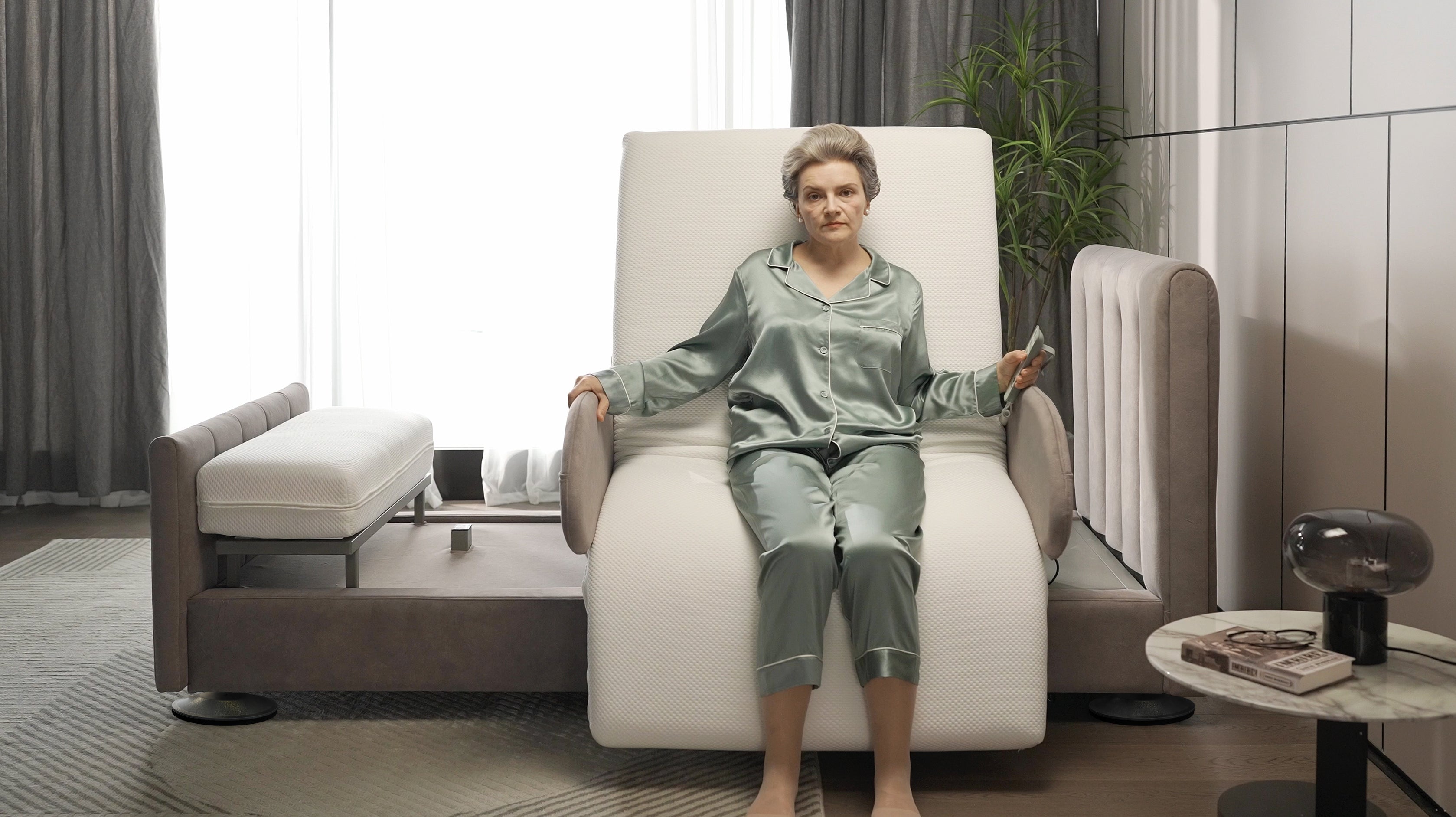 Arlo Rotating Bed with 90° Swivel Exit and Adjustable Head & Foot