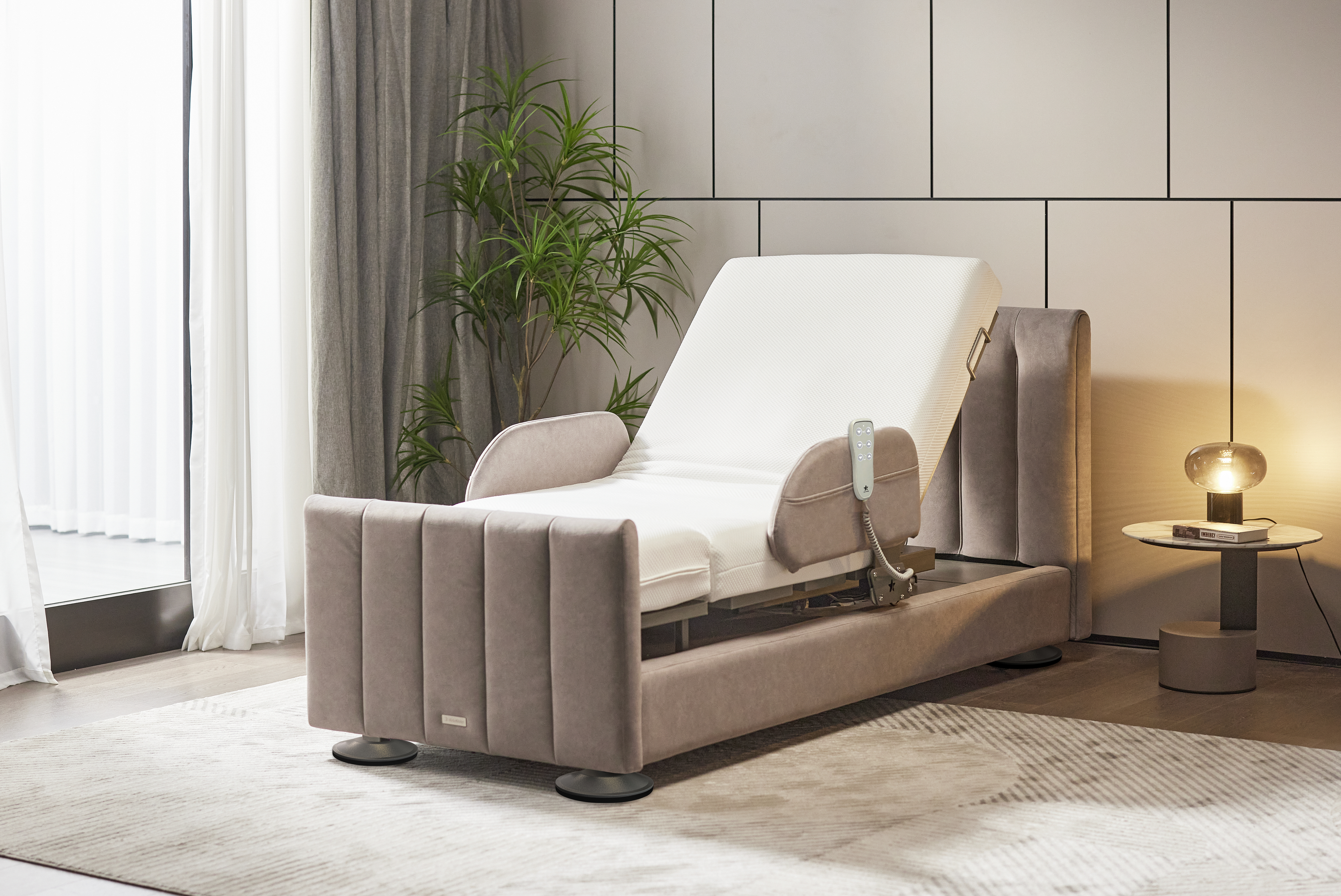Arlo Rotating Bed with 90° Swivel Exit and Adjustable Head & Foot