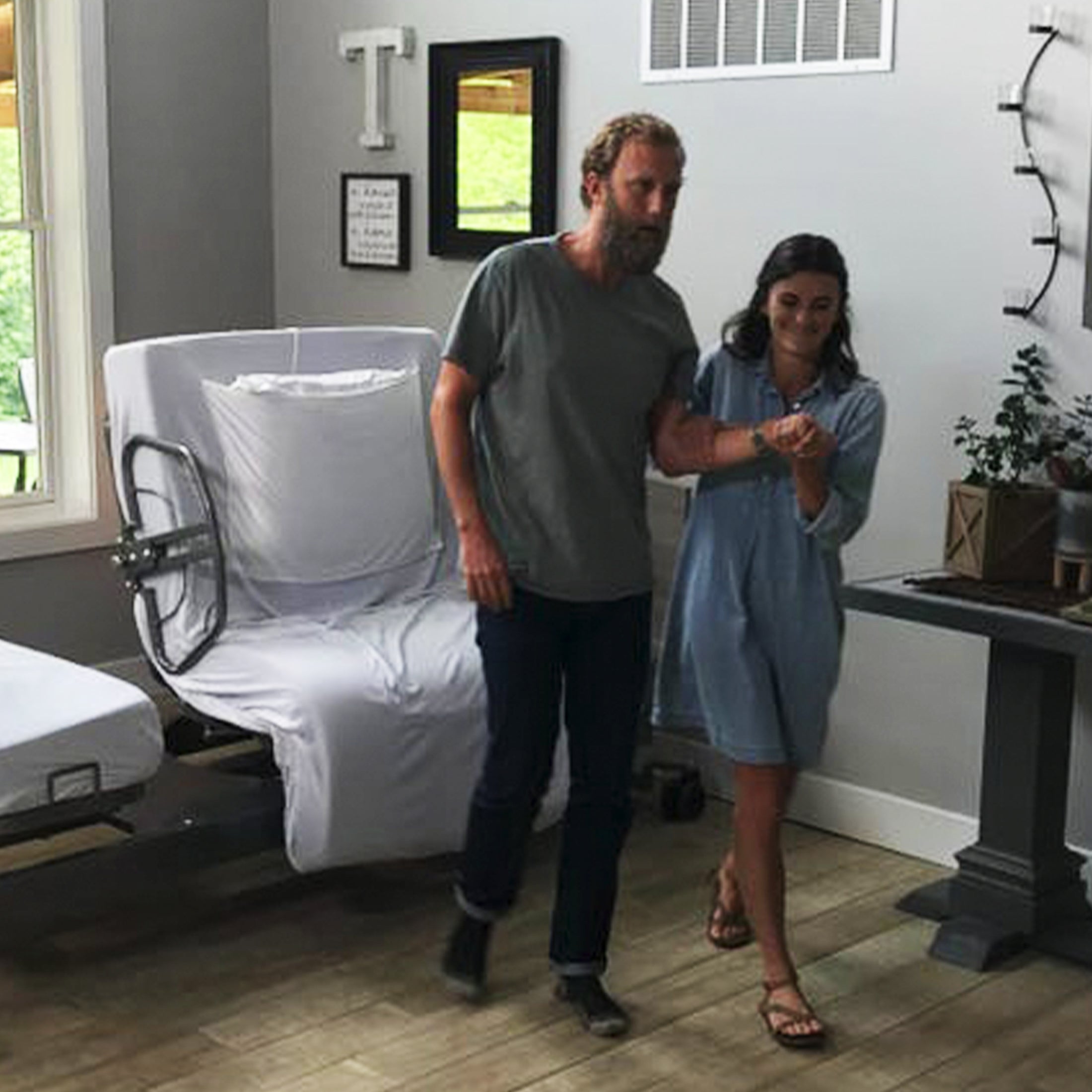 Med-Mizer ActiveCare SafeTurn Rotating Hospital Bed