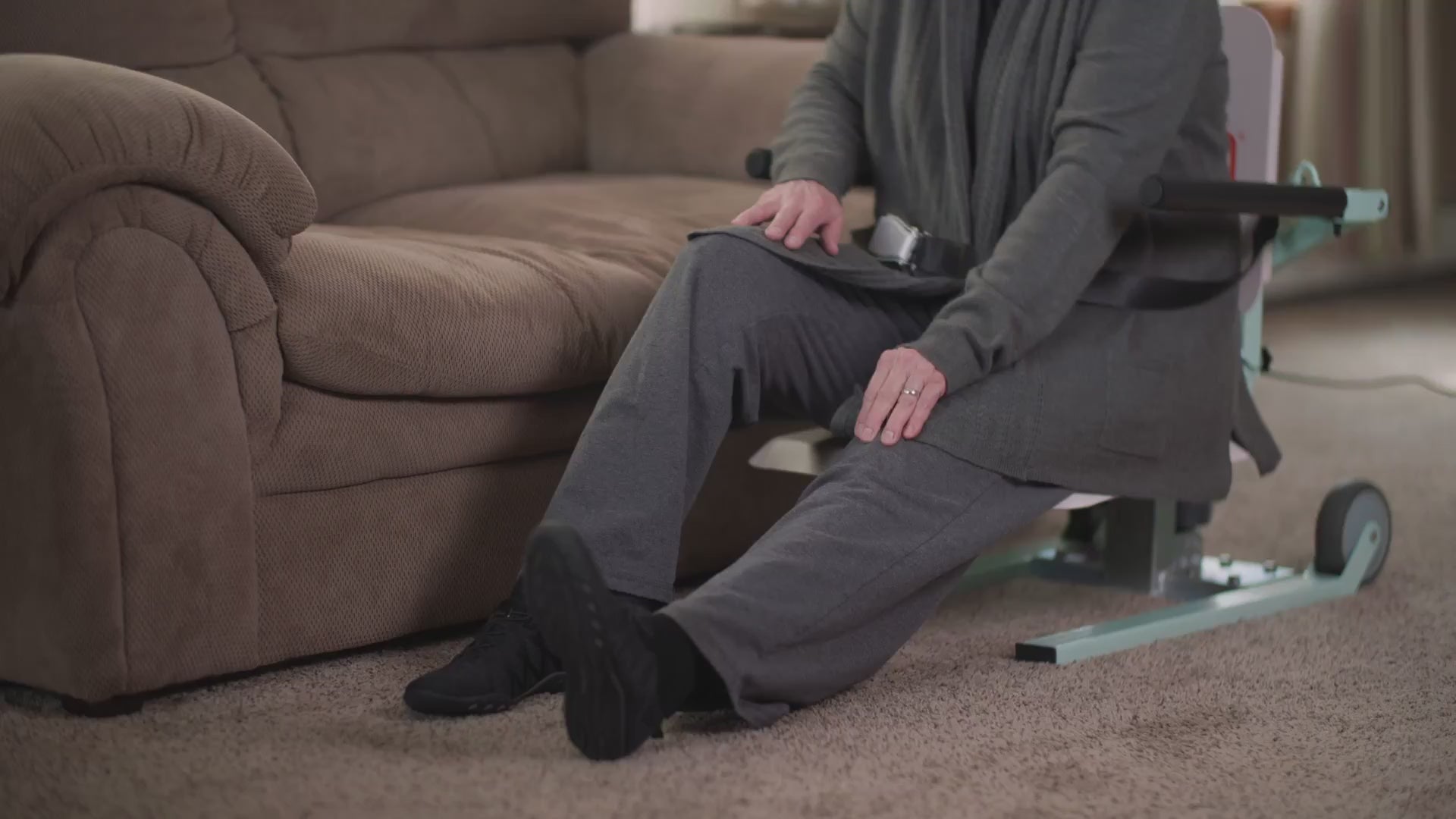 Load video: SuperHandy GoRise FC Electric Floor to Chair Lift - Seat Transfer 21" Floor Lift 400Lbs Capacity