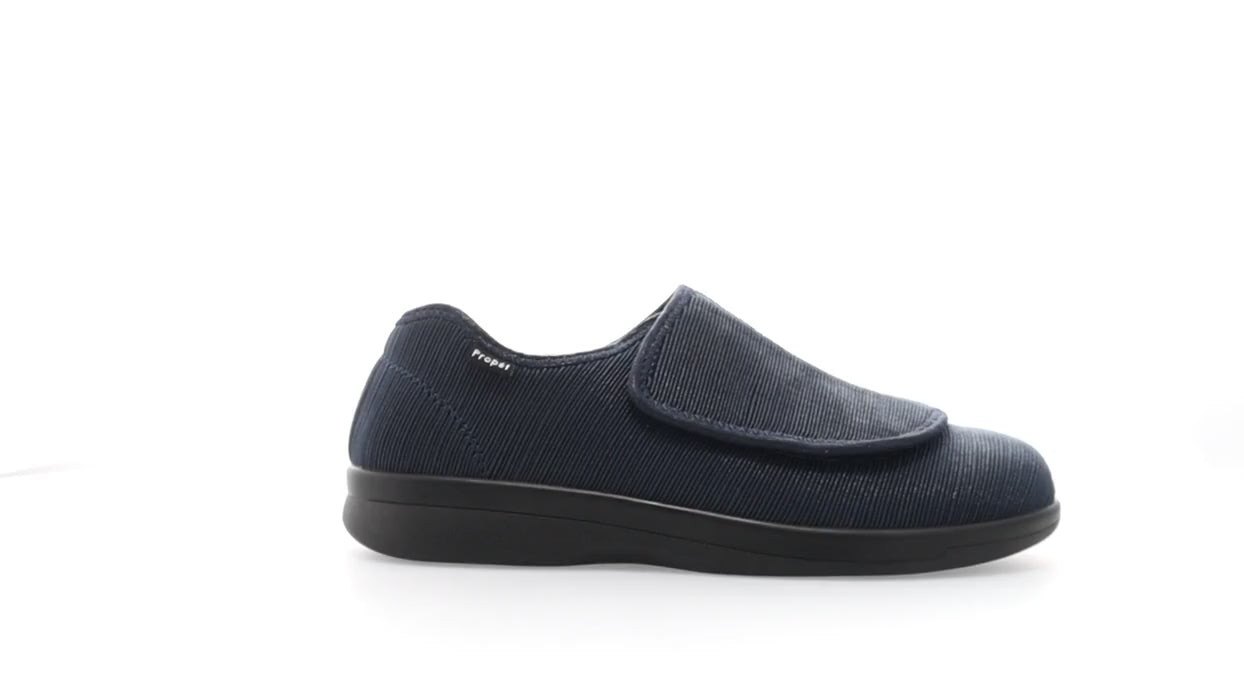 Load video: Propet Footwear Cush N Foot Men's Recovery Slipper Diabetic and Orthotic Friendly